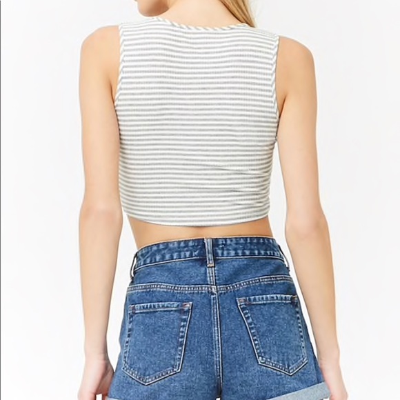 Striped Crop Top - Picture 4 of 4